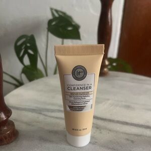 ✨$4 IT Cosmetics Confidence In A Cleanser mini